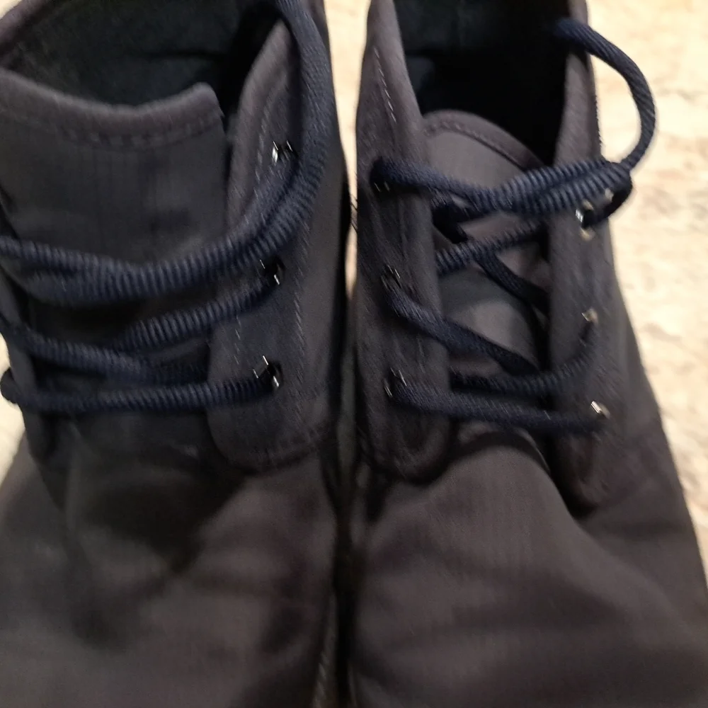UGG Neumel Canvas Size 10 Dark Navy Chukka Style EUC
